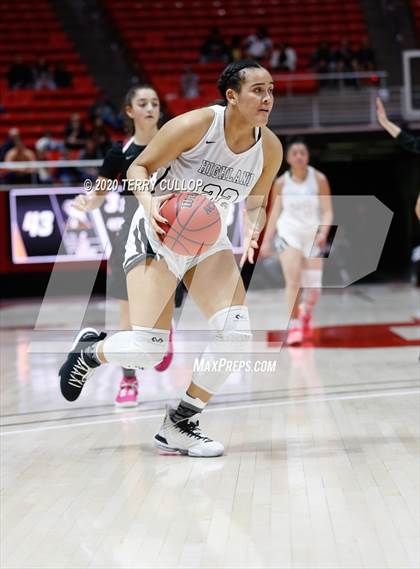 Thumbnail 3 in Mountain View vs. Highland (UHSAA 5A Semifinal) photogallery.