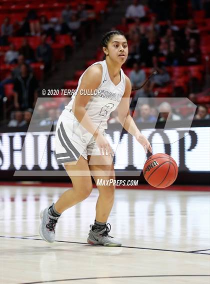 Thumbnail 3 in Mountain View vs. Highland (UHSAA 5A Semifinal) photogallery.