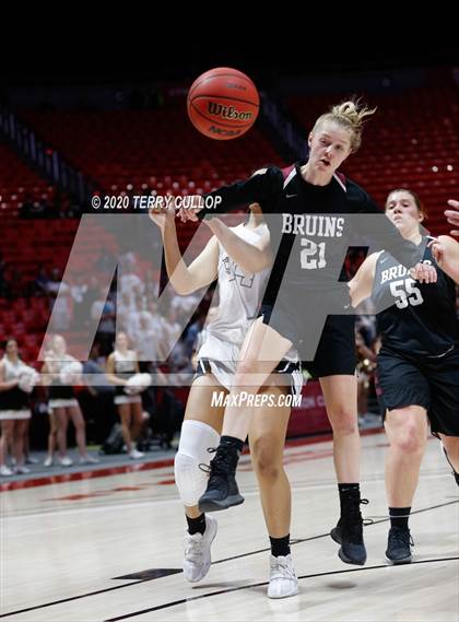 Thumbnail 1 in Mountain View vs. Highland (UHSAA 5A Semifinal) photogallery.