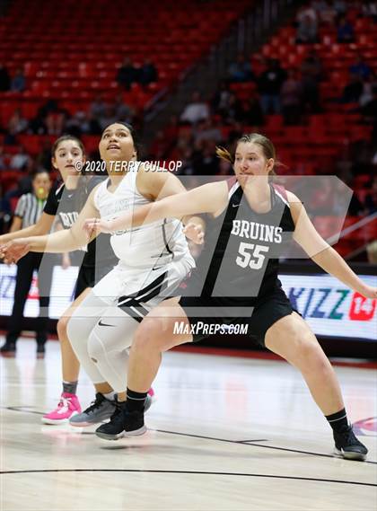 Thumbnail 2 in Mountain View vs. Highland (UHSAA 5A Semifinal) photogallery.