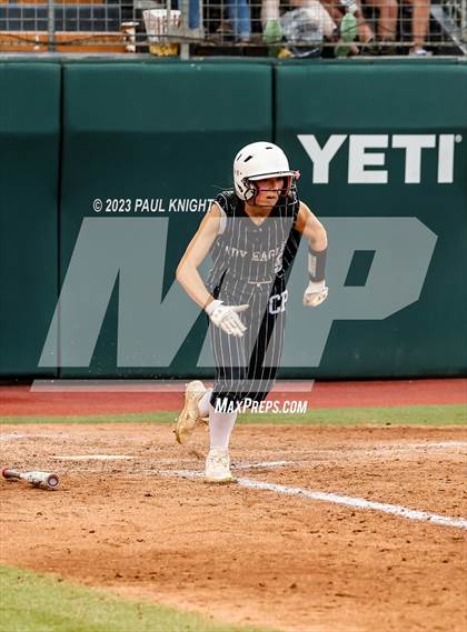 Thumbnail 1 in Como-Pickton vs. Stamford (UIL 2A Softball Semifinal) photogallery.