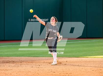 Thumbnail 1 in Como-Pickton vs. Stamford (UIL 2A Softball Semifinal) photogallery.