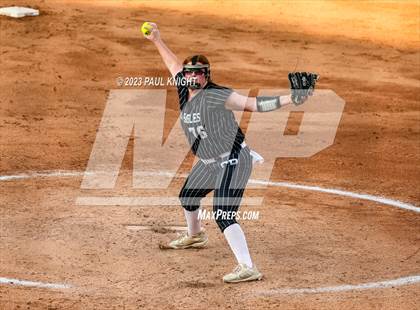Thumbnail 2 in Como-Pickton vs. Stamford (UIL 2A Softball Semifinal) photogallery.