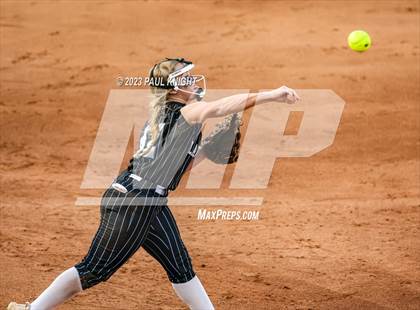Thumbnail 1 in Como-Pickton vs. Stamford (UIL 2A Softball Semifinal) photogallery.