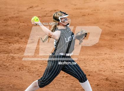 Thumbnail 3 in Como-Pickton vs. Stamford (UIL 2A Softball Semifinal) photogallery.