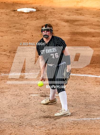 Thumbnail 1 in Como-Pickton vs. Stamford (UIL 2A Softball Semifinal) photogallery.