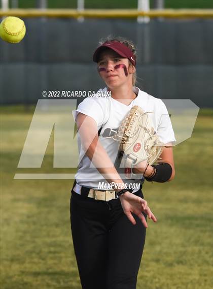 Thumbnail 2 in George Ranch vs Tompkins (UIL 6A Bi-District Playoff) photogallery.