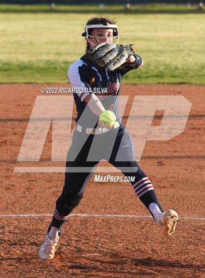 Thumbnail 3 in George Ranch vs Tompkins (UIL 6A Bi-District Playoff) photogallery.