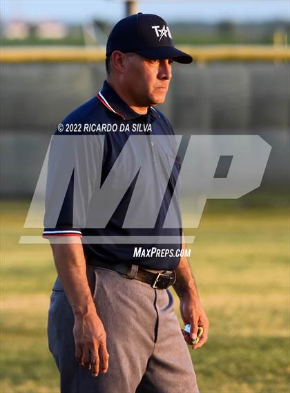 Thumbnail 3 in George Ranch vs Tompkins (UIL 6A Bi-District Playoff) photogallery.