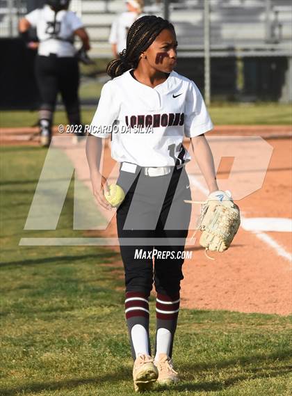 Thumbnail 1 in George Ranch vs Tompkins (UIL 6A Bi-District Playoff) photogallery.