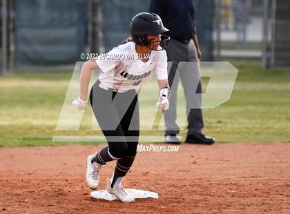 Thumbnail 2 in George Ranch vs Tompkins (UIL 6A Bi-District Playoff) photogallery.