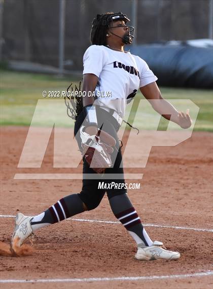 Thumbnail 2 in George Ranch vs Tompkins (UIL 6A Bi-District Playoff) photogallery.