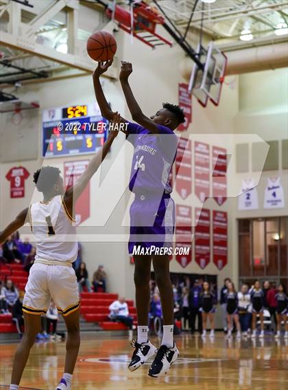 Thumbnail 3 in Brownsburg vs. Avon (Hendricks County Tournament) photogallery.