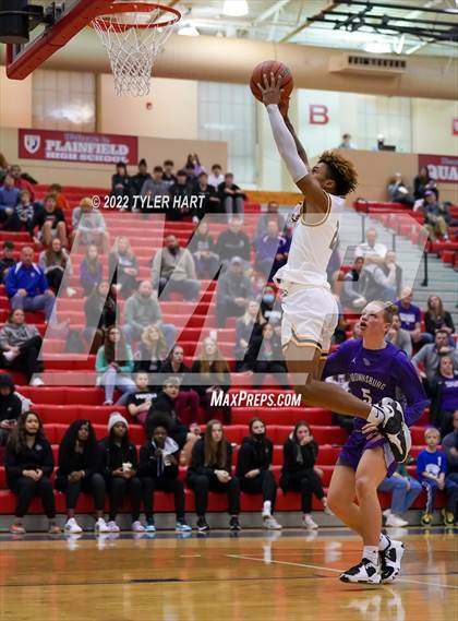 Thumbnail 1 in Brownsburg vs. Avon (Hendricks County Tournament) photogallery.