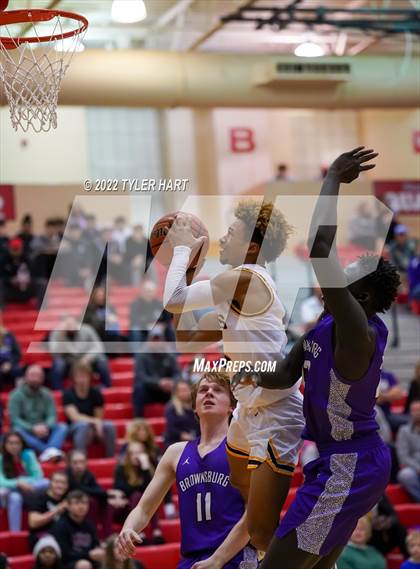 Thumbnail 1 in Brownsburg vs. Avon (Hendricks County Tournament) photogallery.