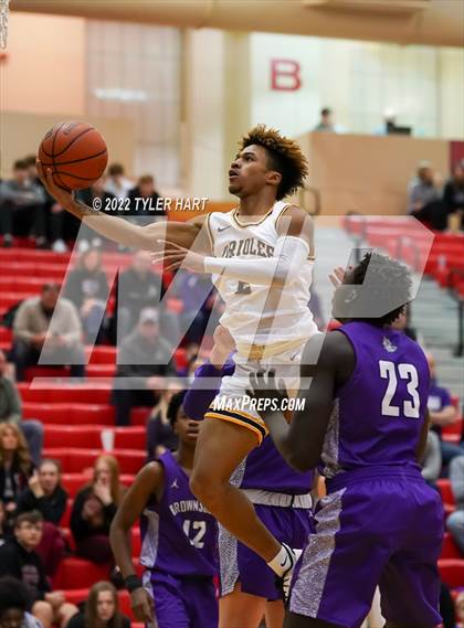 Thumbnail 3 in Brownsburg vs. Avon (Hendricks County Tournament) photogallery.