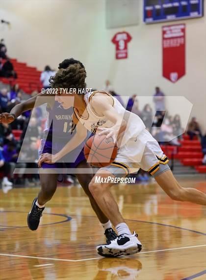 Thumbnail 3 in Brownsburg vs. Avon (Hendricks County Tournament) photogallery.