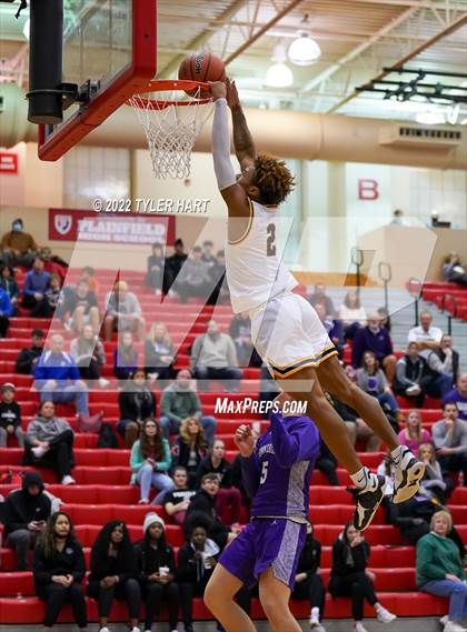 Thumbnail 1 in Brownsburg vs. Avon (Hendricks County Tournament) photogallery.