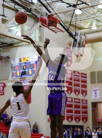Thumbnail 1 in Brownsburg vs. Avon (Hendricks County Tournament) photogallery.