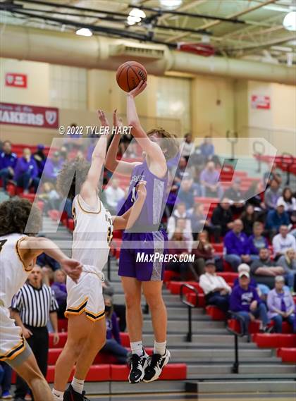 Thumbnail 3 in Brownsburg vs. Avon (Hendricks County Tournament) photogallery.