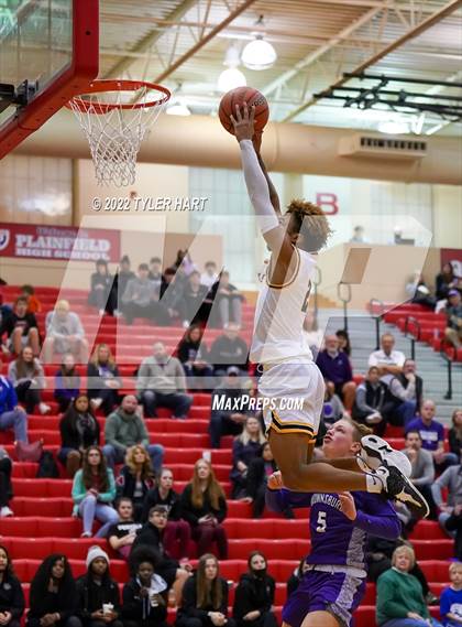 Thumbnail 3 in Brownsburg vs. Avon (Hendricks County Tournament) photogallery.