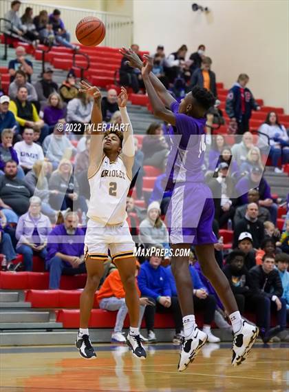 Thumbnail 2 in Brownsburg vs. Avon (Hendricks County Tournament) photogallery.