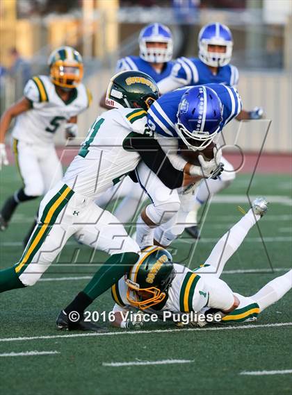 Thumbnail 2 in Canyon vs. Burbank photogallery.