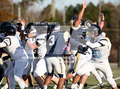 Thumbnail 2 in Lafayette vs. Eastern View (VHSL 4A 3rd Round Playoff) photogallery.