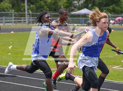 Thumbnail 1 in SCHSL Class AAA Lowcountry Qualifer photogallery.