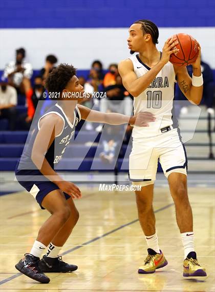 Thumbnail 2 in St. John Bosco vs. Sierra Canyon (CIF SS Open Playoff) photogallery.