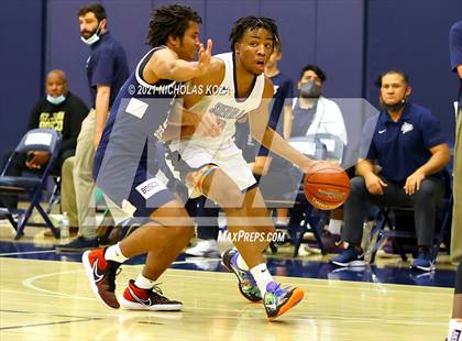 Thumbnail 3 in St. John Bosco vs. Sierra Canyon (CIF SS Open Playoff) photogallery.