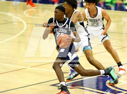 Thumbnail 3 in St. John Bosco vs. Sierra Canyon (CIF SS Open Playoff) photogallery.