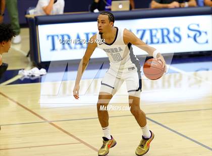 Thumbnail 1 in St. John Bosco vs. Sierra Canyon (CIF SS Open Playoff) photogallery.