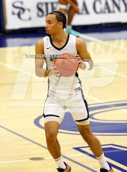 Thumbnail 1 in St. John Bosco vs. Sierra Canyon (CIF SS Open Playoff) photogallery.
