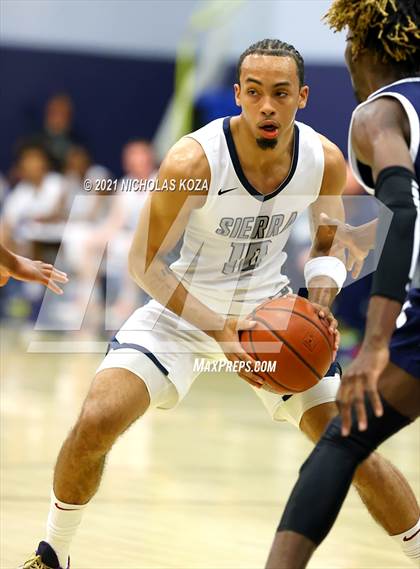 Thumbnail 1 in St. John Bosco vs. Sierra Canyon (CIF SS Open Playoff) photogallery.