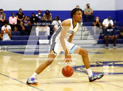 Thumbnail 2 in St. John Bosco vs. Sierra Canyon (CIF SS Open Playoff) photogallery.