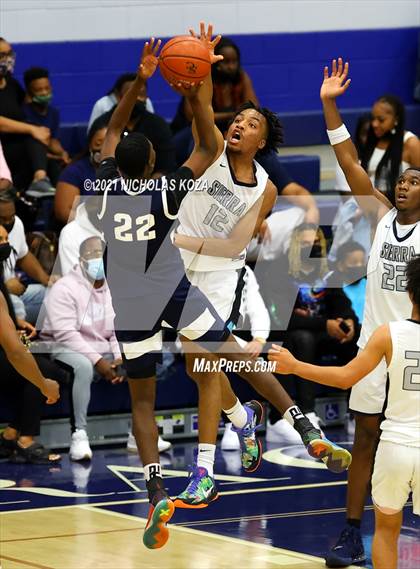 Thumbnail 1 in St. John Bosco vs. Sierra Canyon (CIF SS Open Playoff) photogallery.