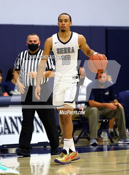 Thumbnail 2 in St. John Bosco vs. Sierra Canyon (CIF SS Open Playoff) photogallery.