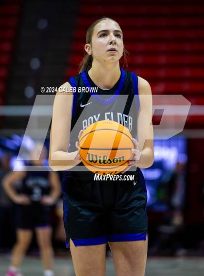 Thumbnail 3 in Box Elder vs. Bountiful (UHSAA 5A Semifinal) photogallery.