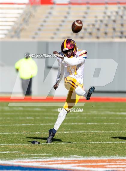 Thumbnail 3 in West Charlotte vs Seventy-First (NCHSAA 3A Final) photogallery.