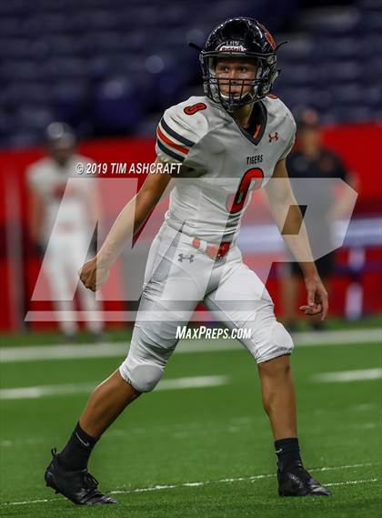 Thumbnail 2 in Milan vs Lawrenceburg photogallery.