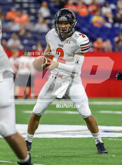 Thumbnail 1 in Milan vs Lawrenceburg photogallery.