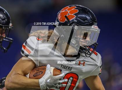 Thumbnail 2 in Milan vs Lawrenceburg photogallery.