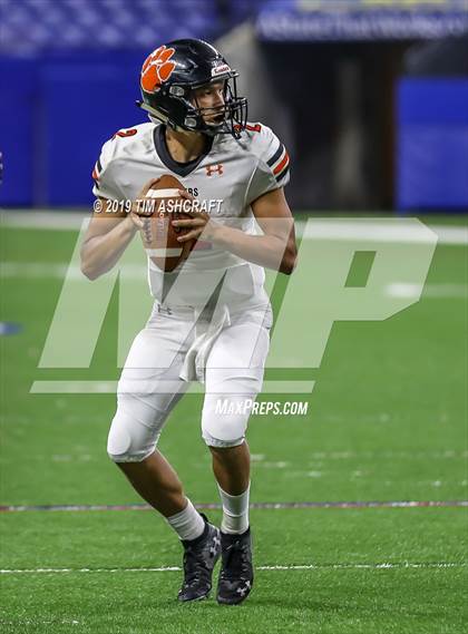 Thumbnail 3 in Milan vs Lawrenceburg photogallery.
