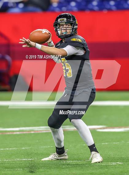 Thumbnail 3 in Milan vs Lawrenceburg photogallery.
