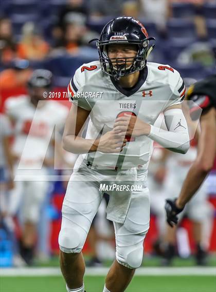 Thumbnail 2 in Milan vs Lawrenceburg photogallery.