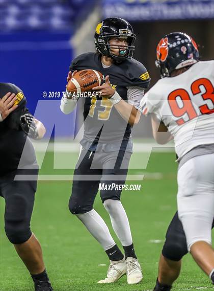 Thumbnail 3 in Milan vs Lawrenceburg photogallery.