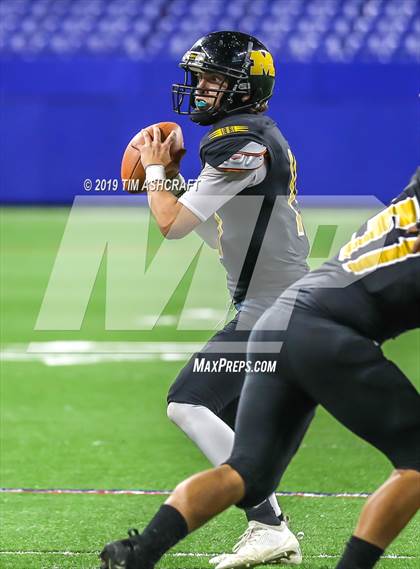 Thumbnail 1 in Milan vs Lawrenceburg photogallery.