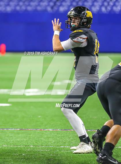 Thumbnail 2 in Milan vs Lawrenceburg photogallery.