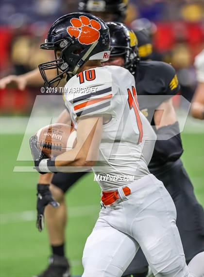 Thumbnail 1 in Milan vs Lawrenceburg photogallery.